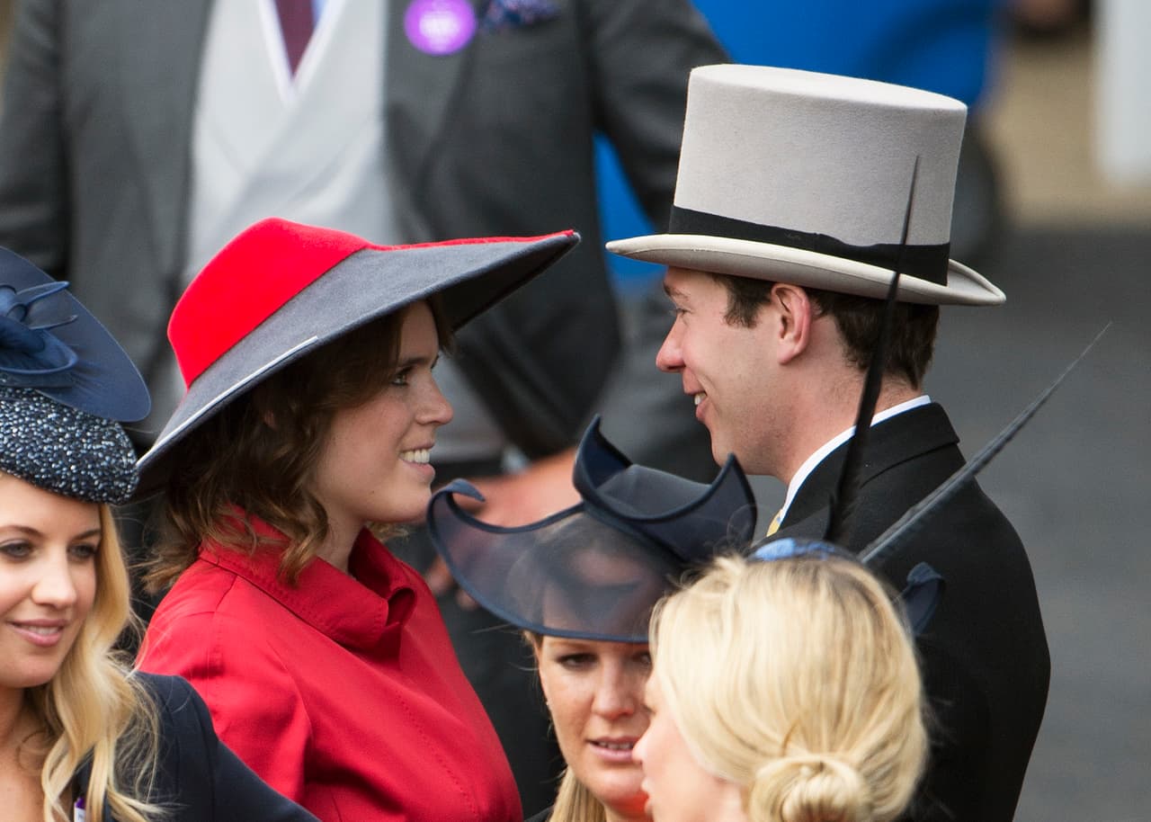 Otro detalle que destaca de esta pareja, es que desde que iniciaron su romance, Eugenie ha ido refinando más su estilo al vestir y ahora es muy frecuente verlos al último grito de la moda.