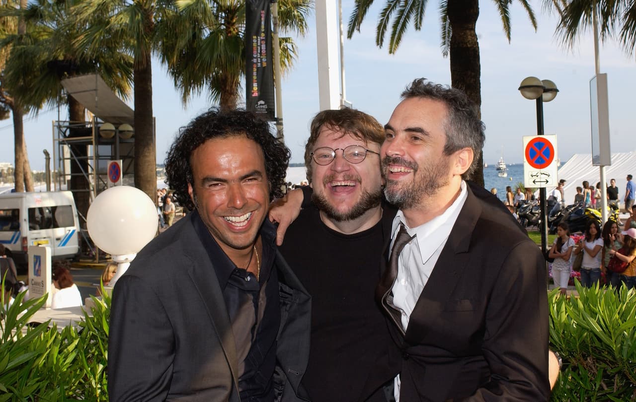 <b><a href="http://www.univision.com/temas/alejandro-gonzalez-inarritu">Alejandro González Iñárritu</a></b>,
<b><a href="http://www.univision.com/personas-guillermo-del-toro">Guillermo del Toro</a></b> y
<b><a href="http://www.univision.com/temas/alfonso-cuaron">Alfonso Cuarón</a></b> son tres mexicanos que han sobresalido en el séptimo arte a nivel mundial.