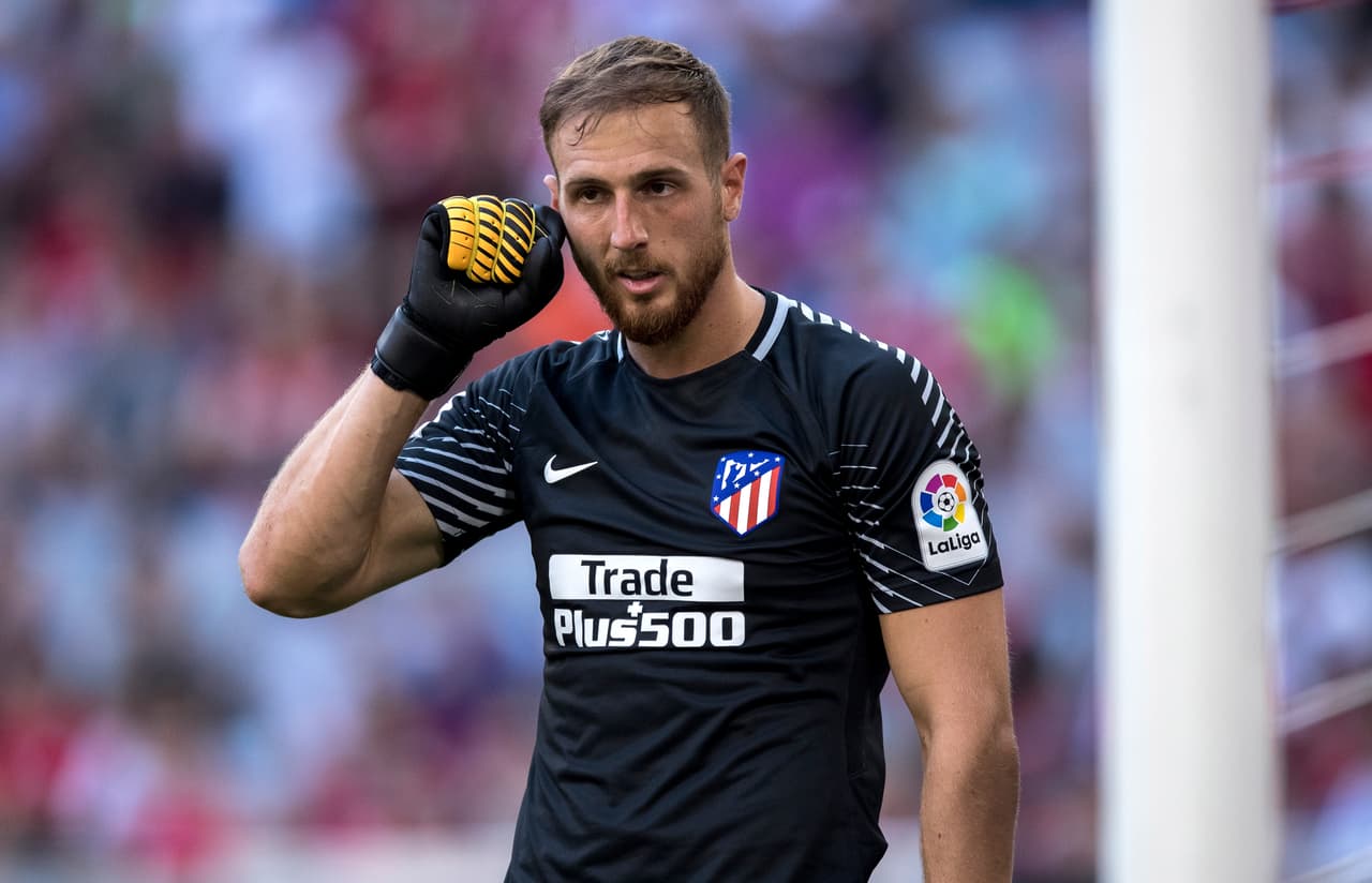 El arquero Jan Oblak renovó su contrato con el Atlético Madrid.
