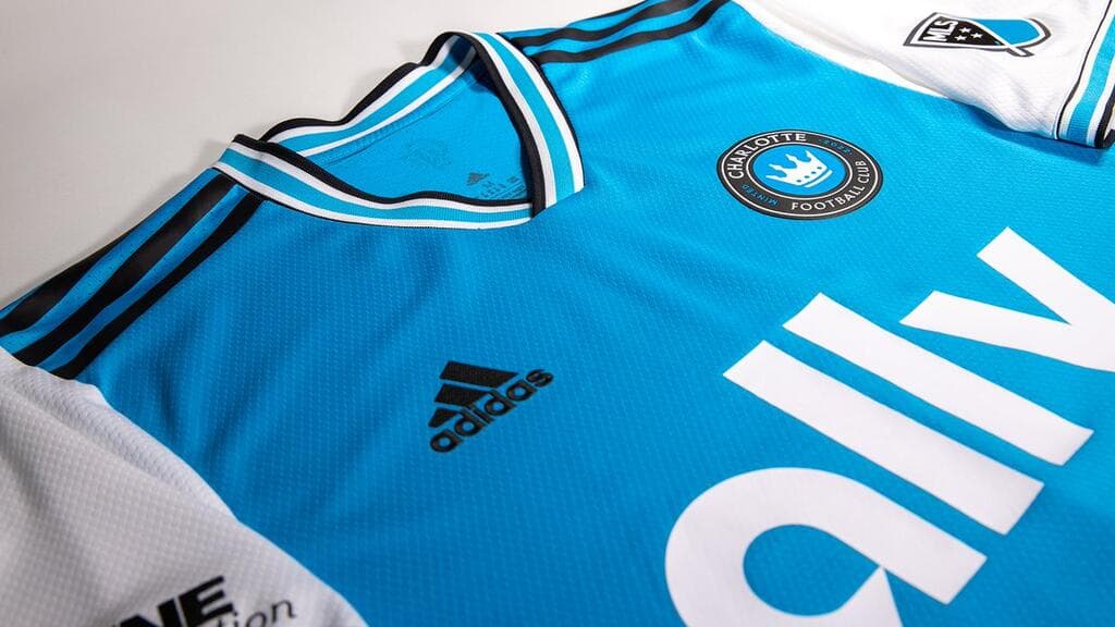 Esta camisa de Charlotte FC será una de las más reclamadas por los seguidores imparciales.