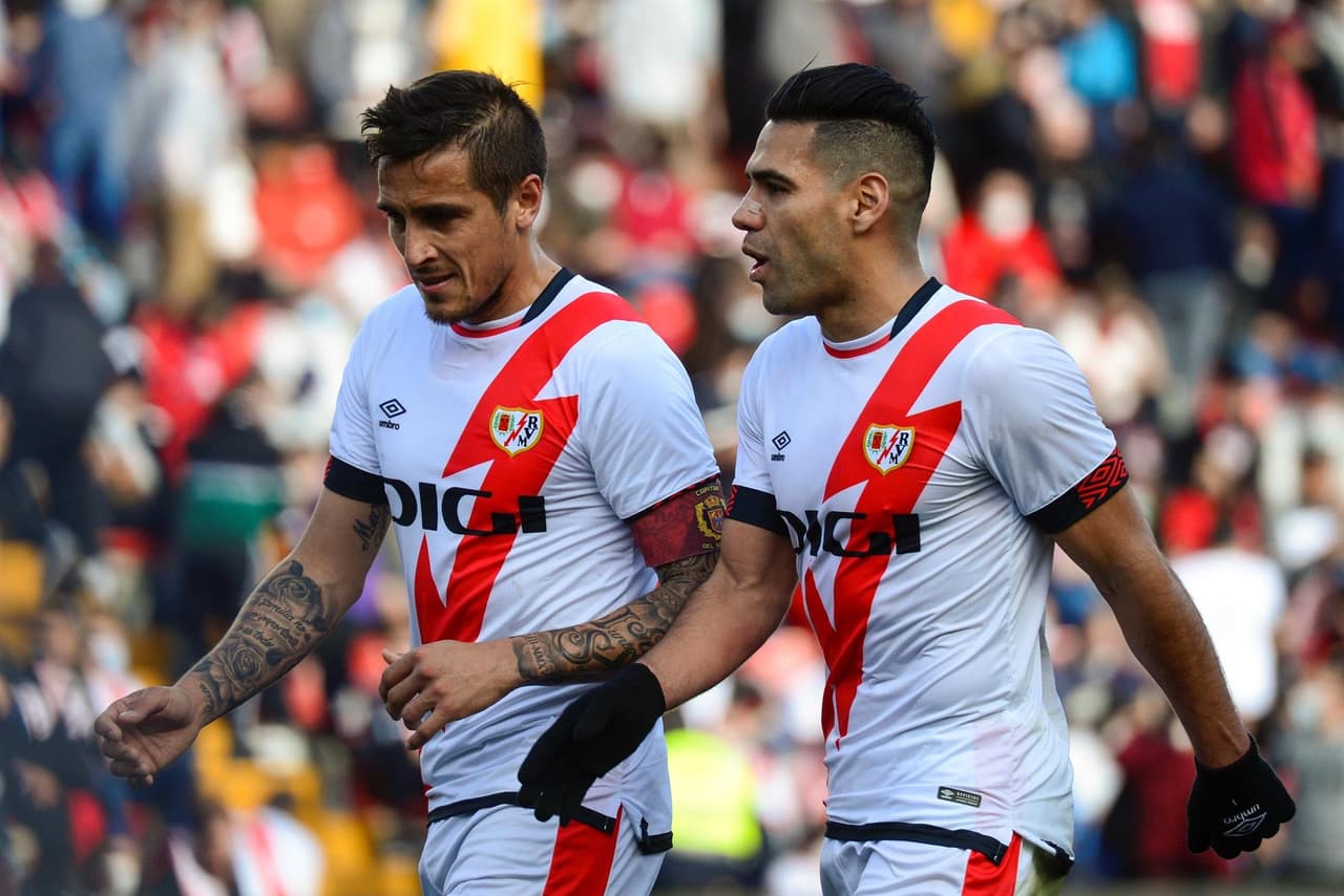 Rayo Vallecano le empata al Real Betis 1-1 durante la J 20 en La Liga. Sergio Canales ponía a los béticos arriba al 45'+2', pero fue Iván Balliu al 70' quien igualó el marcador y permitió que se repartieran puntos. Andrés Guardado ingresó al 39', mientras que Diego Lainez estuvo en la banca.