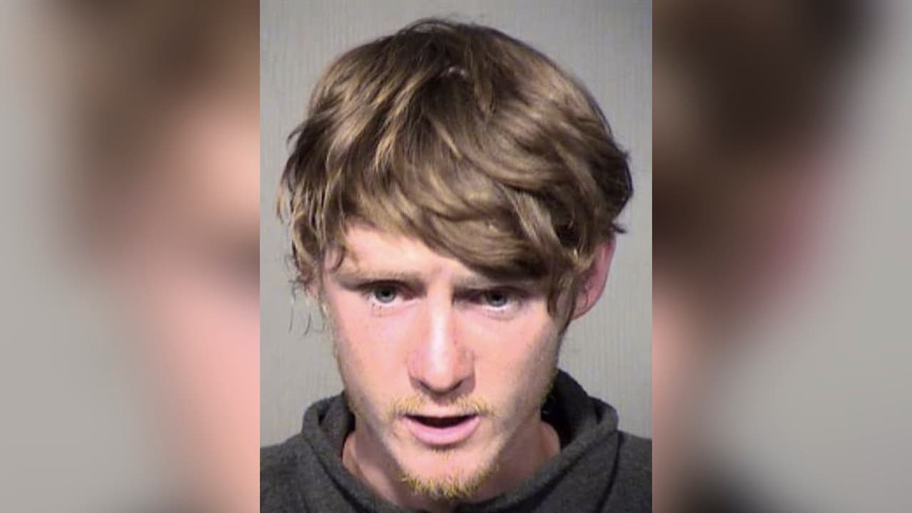 La policía recibió más de 1,000 llamadas de padres denunciando a un hombre que amenazó con "disparar" a una escuela