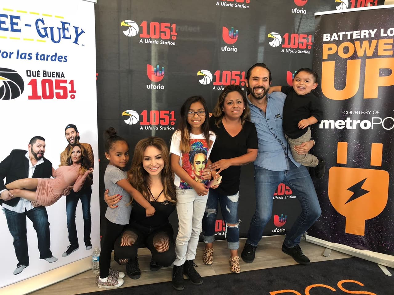Los locutores agradecieron a todas las personas que se dieron cita en Cicero, IL por ser fieles radioescuchas del Free-guey show.