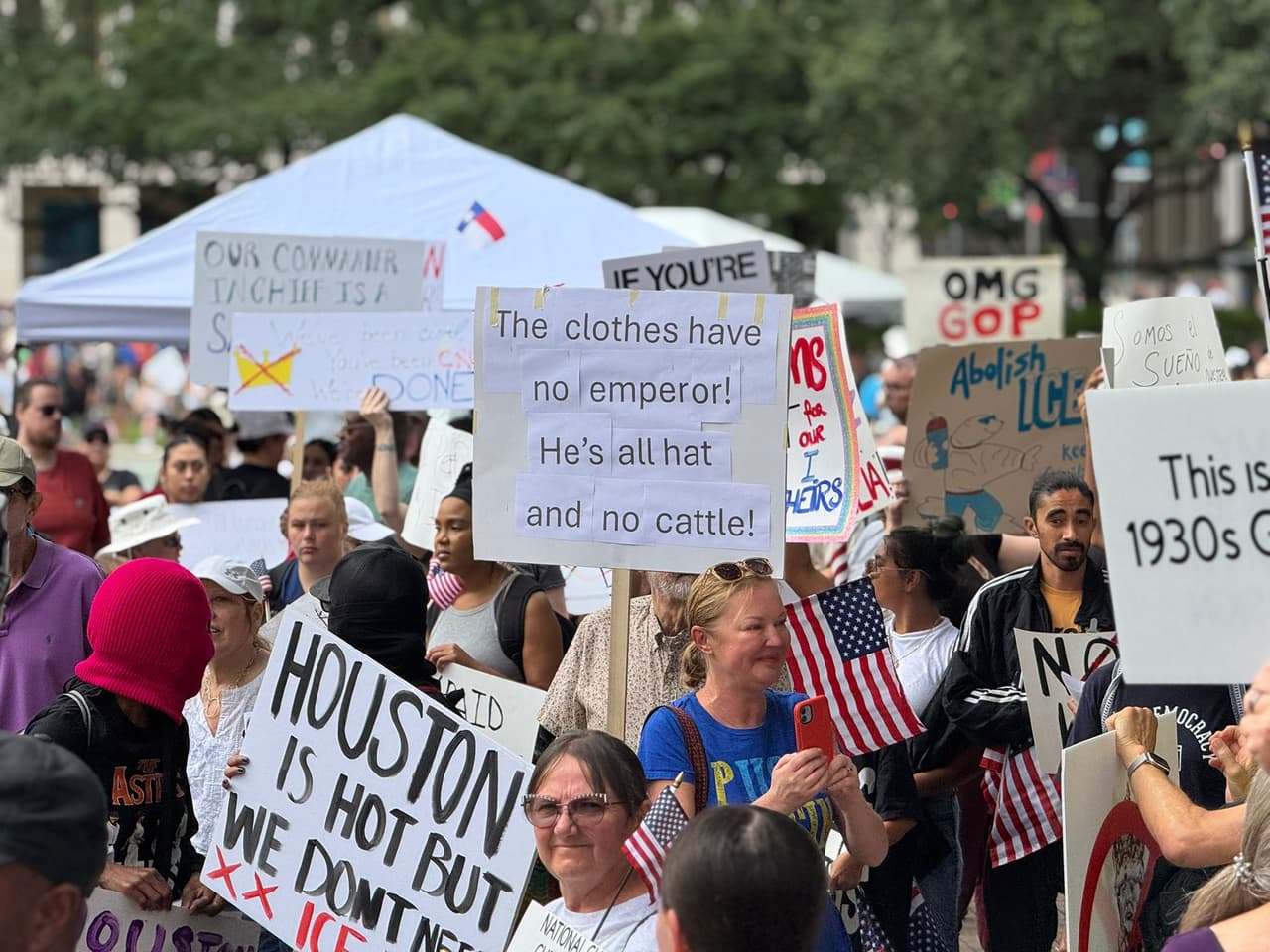 Se espera que a medida que entra la tarde, en la 'Ciudad Espacial',
<b>el centro de quede sin protestantes.</b>