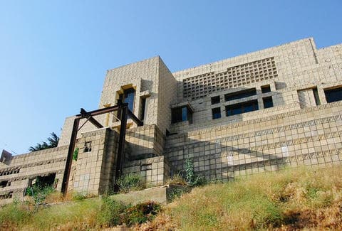 Blade Runner
<br> The Ennis House
<br> Costo aproximado: $15-20 millones
<br> Esta casa futurística ubicada en Los Ángeles es una de las obras maestras del arquitecto Frank Lloyd. Tiene unos jardínes salvajes inmensos, un diseño increíble y un interior de ensueño.