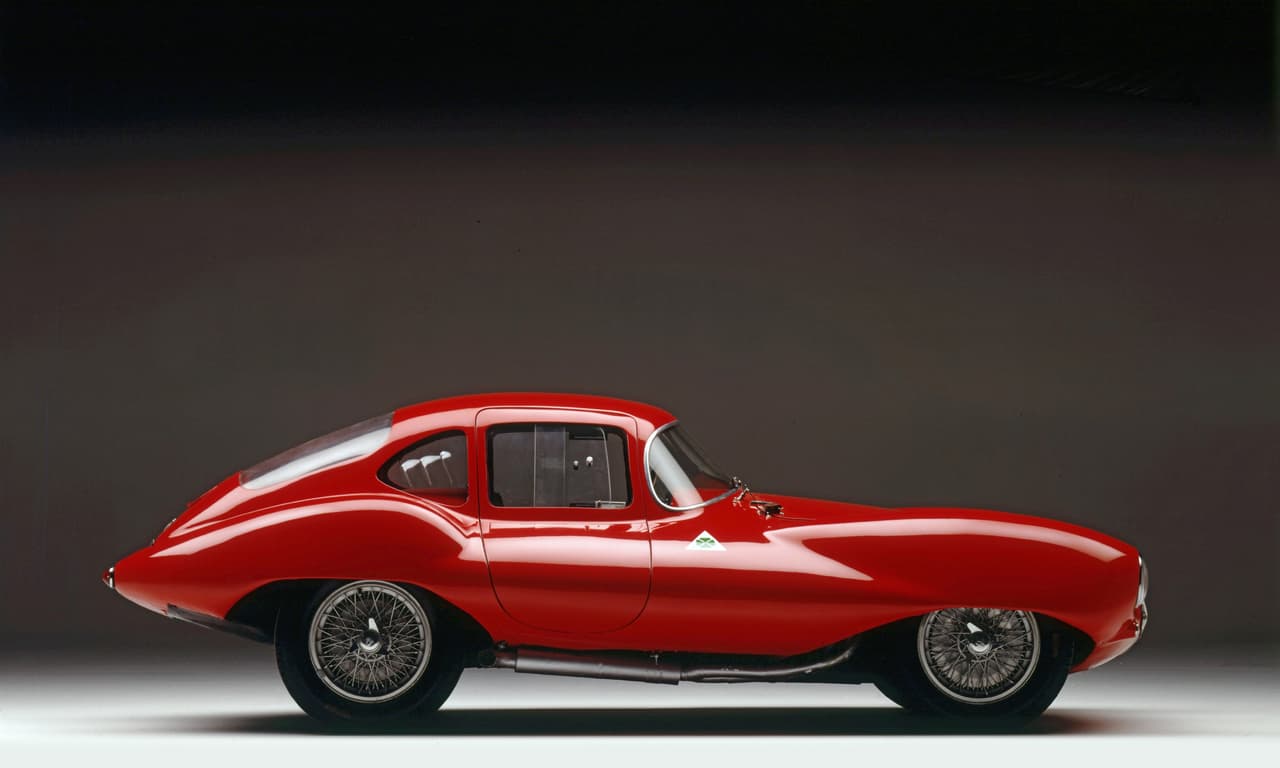 Fabricaron 2 unidades adicionales con el motor de 6 cilindros de 3.5 litros…el mismo del carro de competencias 6C 3000 CM. En los 5 carros fabricados, hoy sobreviven solo 4.