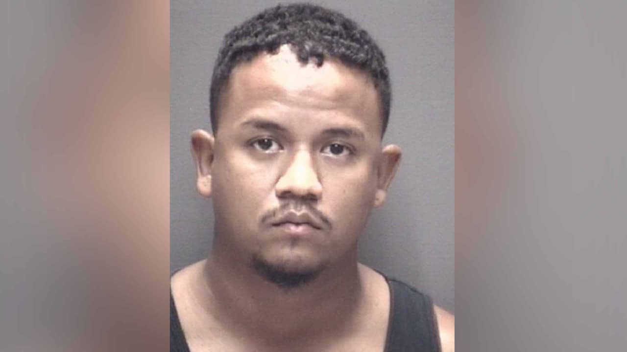 Ulrich Brown, 27 años, fue arrestado por conducir bajo la influencia del alcohol.