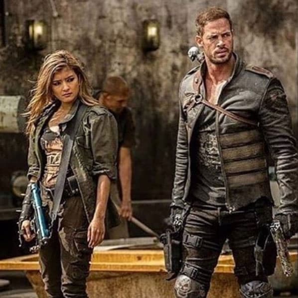 Y es que este galán de telenovela viajó a Asia para el estreno de su nueva película: "Resident Evil Final Chapter".