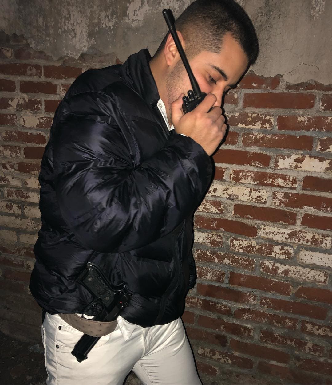 En un parte de novedades del MinisterioPúblico al que Univision tuvo acceso, se detalla que el martes "a las 21:00 horas (10PM ET), personal del Servicio Médico Forense se trasladó al cruce de las calles Capulín y Granada, de la colonia Las Huertas en San Pedro Tlaquepaque, donde (se) recogió el cadáver de
<b>una persona del sexo masculino con herida por proyectil </b>de arma de fuego".