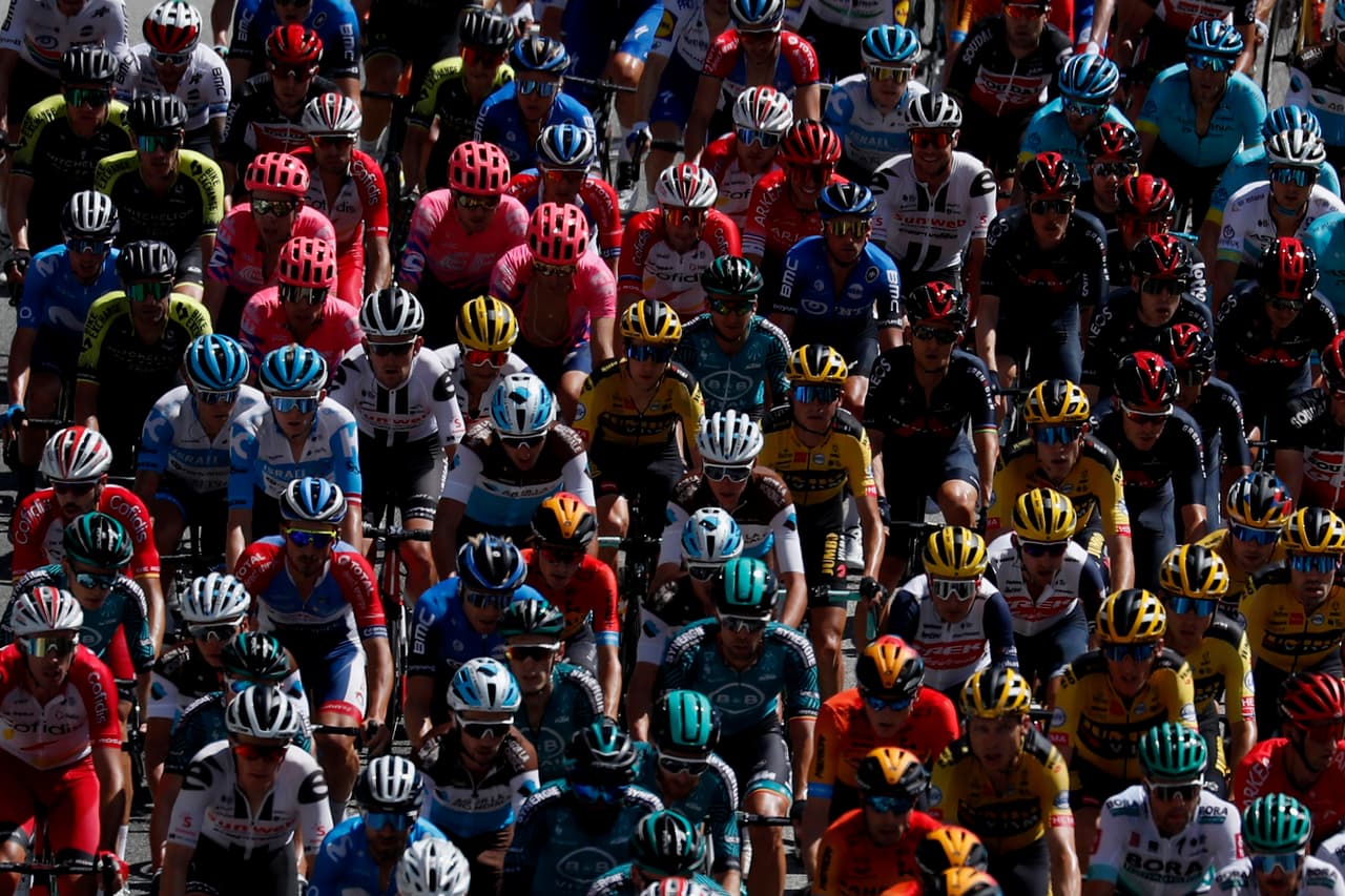 Ciclistas durante la pandemia en el Tour de Francia.