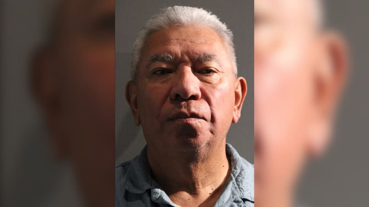 Pastor de Chicago acusado de abuso a menores queda libre con monitoreo