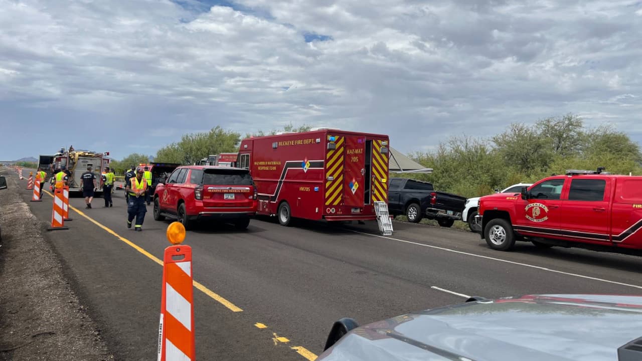 Un tráiler se volcó y derramo al menos 8 mil galones de combustible