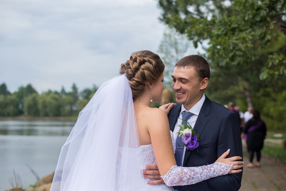 Cancelan la boda y se van de luna de miel con lo que la familia y amigos le dio.