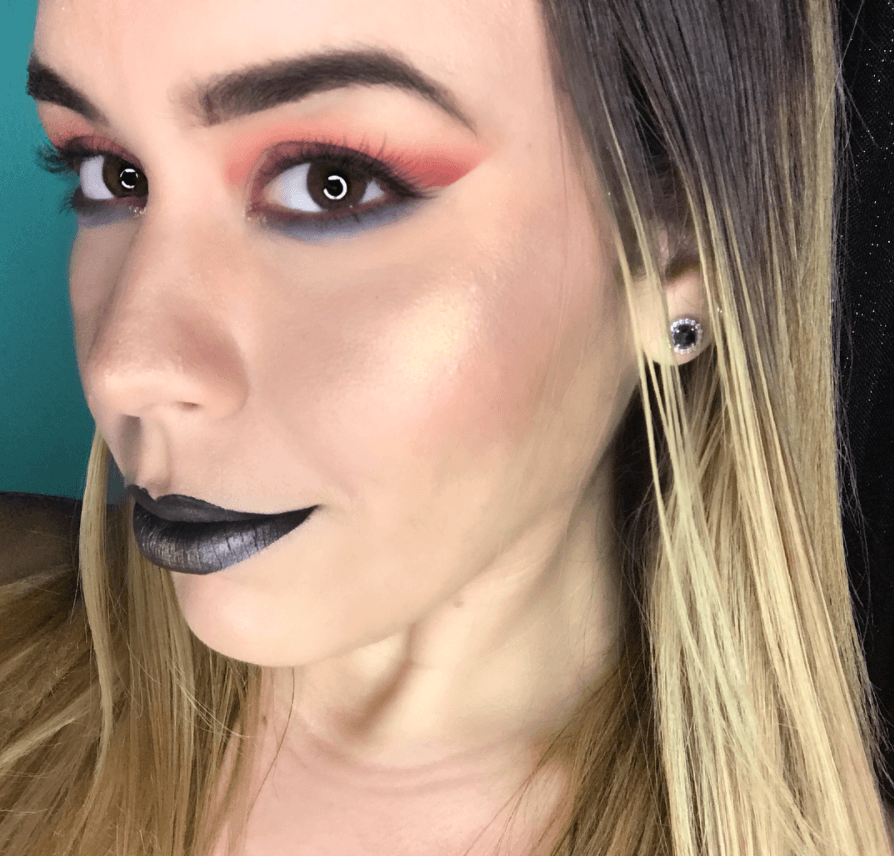 Nos contó algunos datos de su vida: "actualmente estoy cursando mis estudios de bachillerato en comunicaciones con una concentración en fotografía".