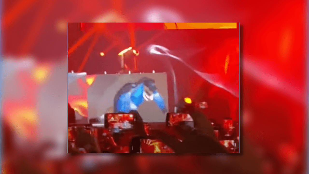"Me caí como un grande, bicho. OK, OK". Anuel se presentó en Guadalajara, México, y tuvo un resbalón que lo envió al piso cuando estaba en medio del show. "Me caí por primera vez, ‘¿real hasta qué?'", preguntó el cantante, y el público respondió: “hasta la muerte”.