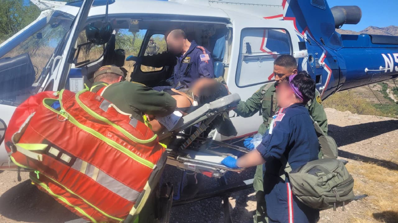 Rescatan a mujer migrante que perdió el conocimiento en Peña Blanca Lake