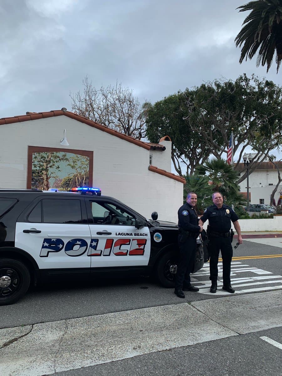 Quienes además posaron para fotografías en las patrullas de Laguna Beach.
<br>
<br>¿Qué opinas tú del nuevo logotipo?