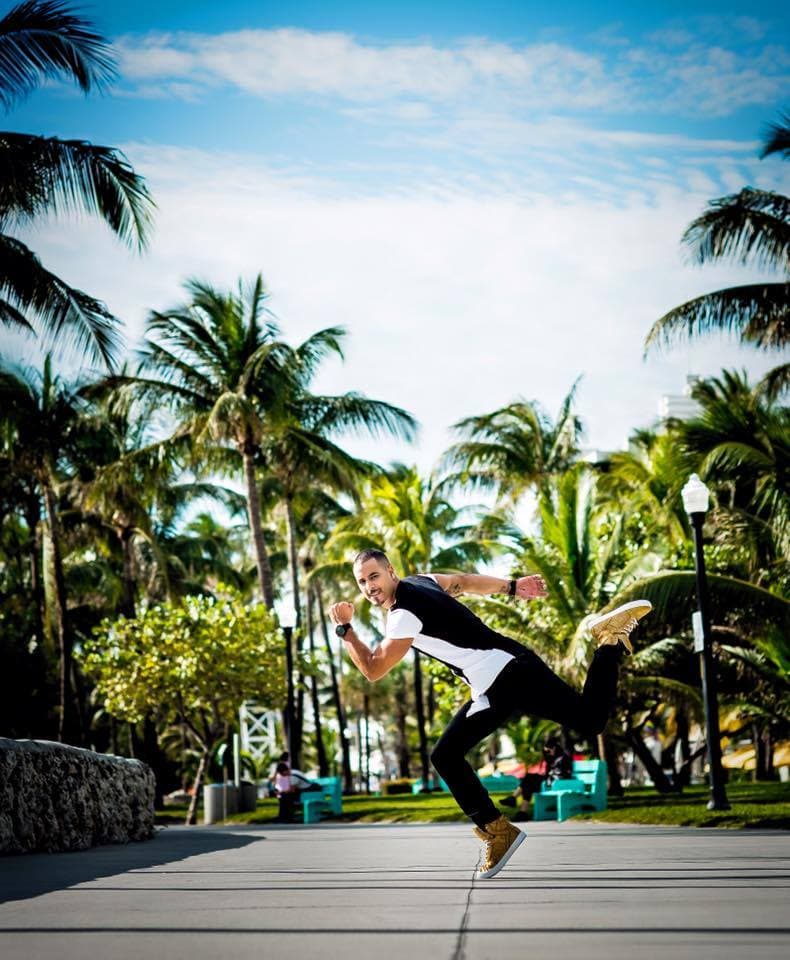 Las calles de South Beach se convirtieron en una gran pista de baile durante la filmación del nuevo video de Jason Cerda.
