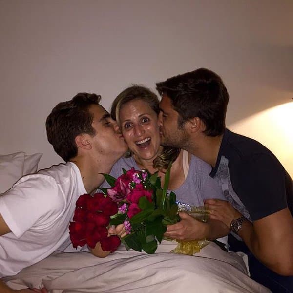 7. Su padre, Lauro González, es mexicano, y su madre Astrid Boneta es estadounidense, pero Diego también tiene sangre española (por su abuela materna) y puertorriqueña (por su abuelo materno).