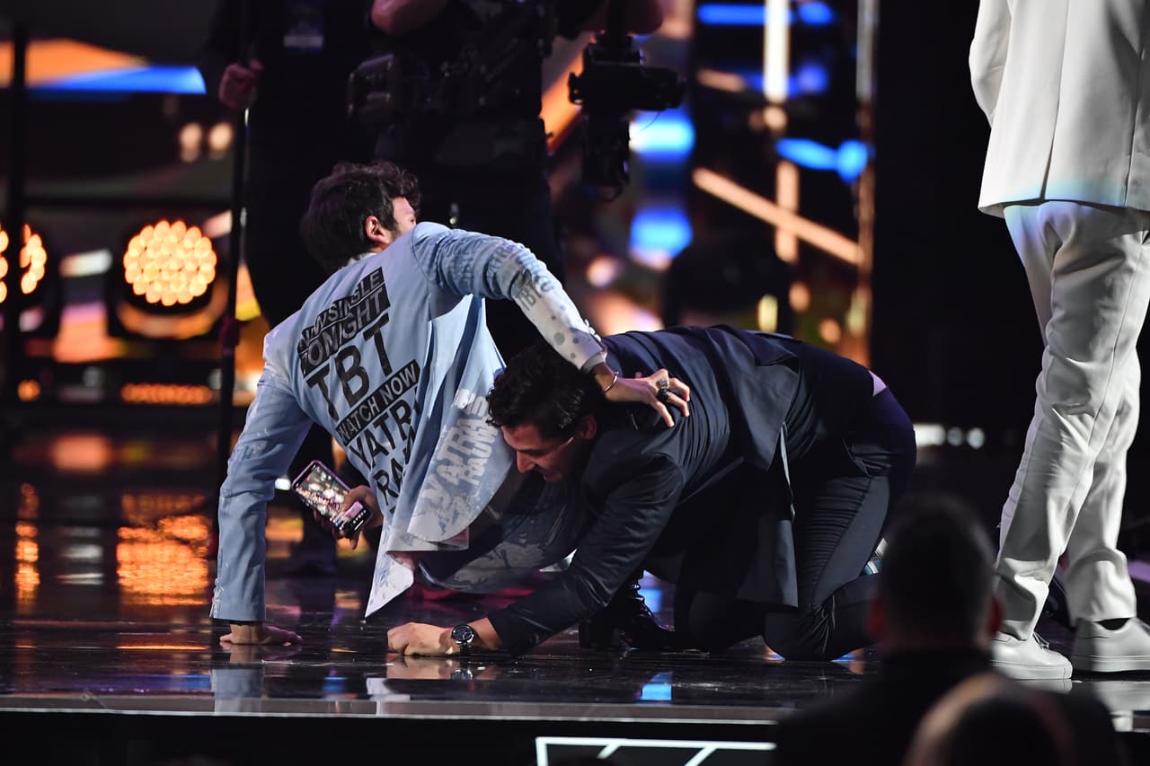 Yatra también alegó que no se cayó, sino que todos sus movimientos estaban "fríamente calculados".