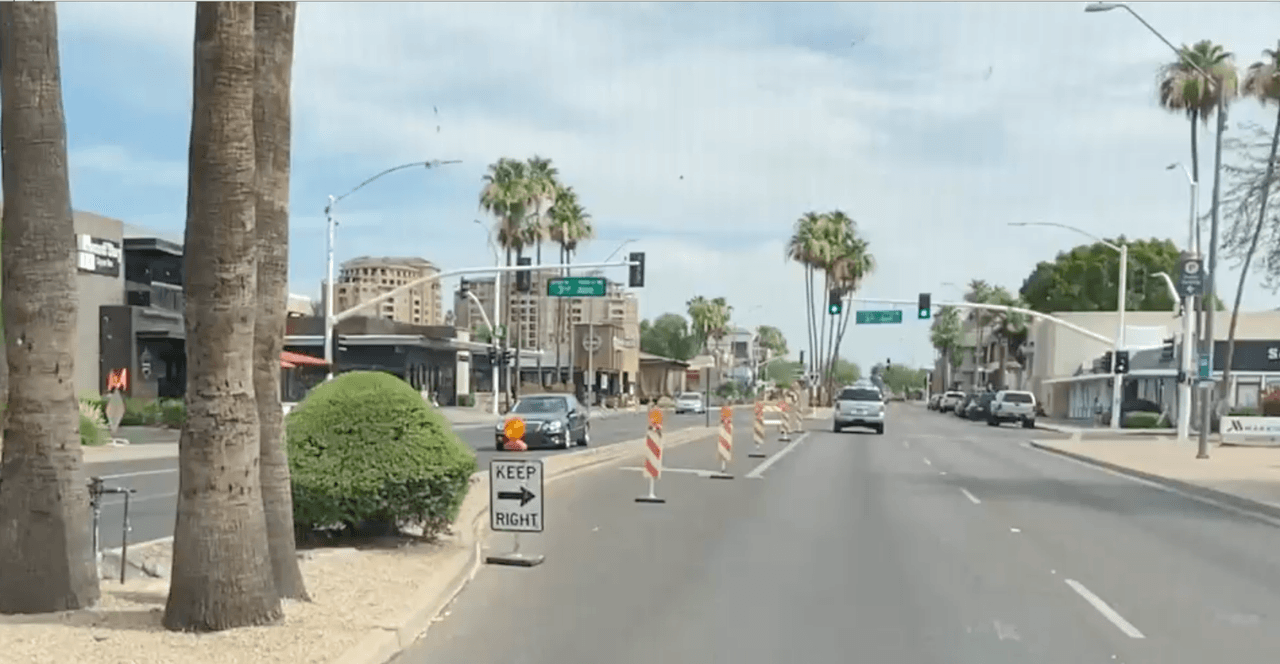 Las restricciones de tráfico permanecerán vigentes hasta el lunes 8 de junio de 2020, “pero están sujetas a cambios”.
<a href="https://www.univision.com/local/arizona-ktvw/estas-son-las-calles-que-estaran-cerradas-ante-las-protestas-que-se-esperan-este-fin-de-semana">Haz clic aquí </a>para ver cuáles calles que estarán cerradas.
<br>