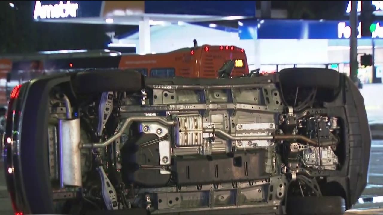 6 de marzo: Autoridades de Los Ángeles piden a la comunidad tomar precauciones a la hora de conducir bajo la lluvia.