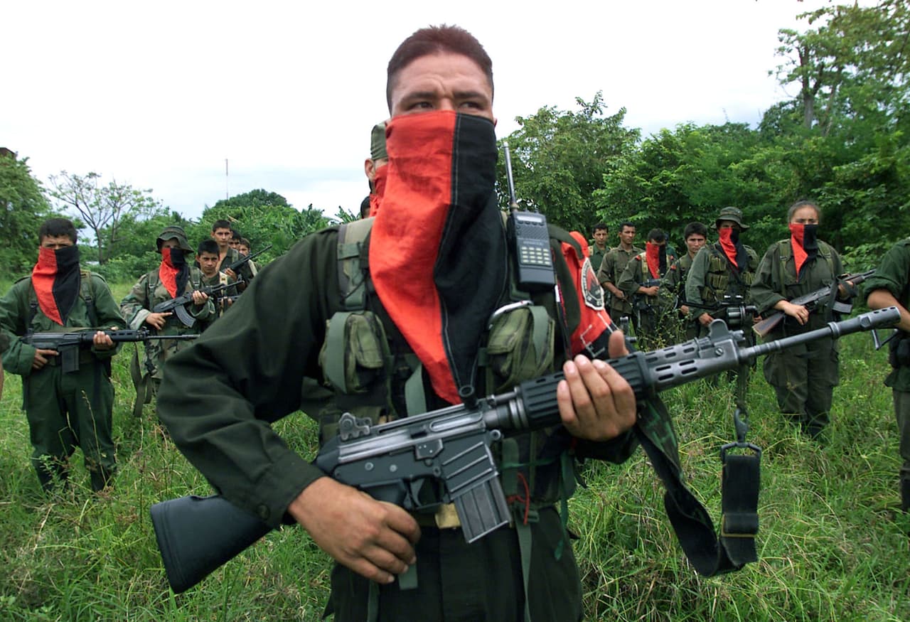 Guerrilla del ELN secuestra a 6 personas, incluyendo a 2 civiles, al noroeste de Colombia