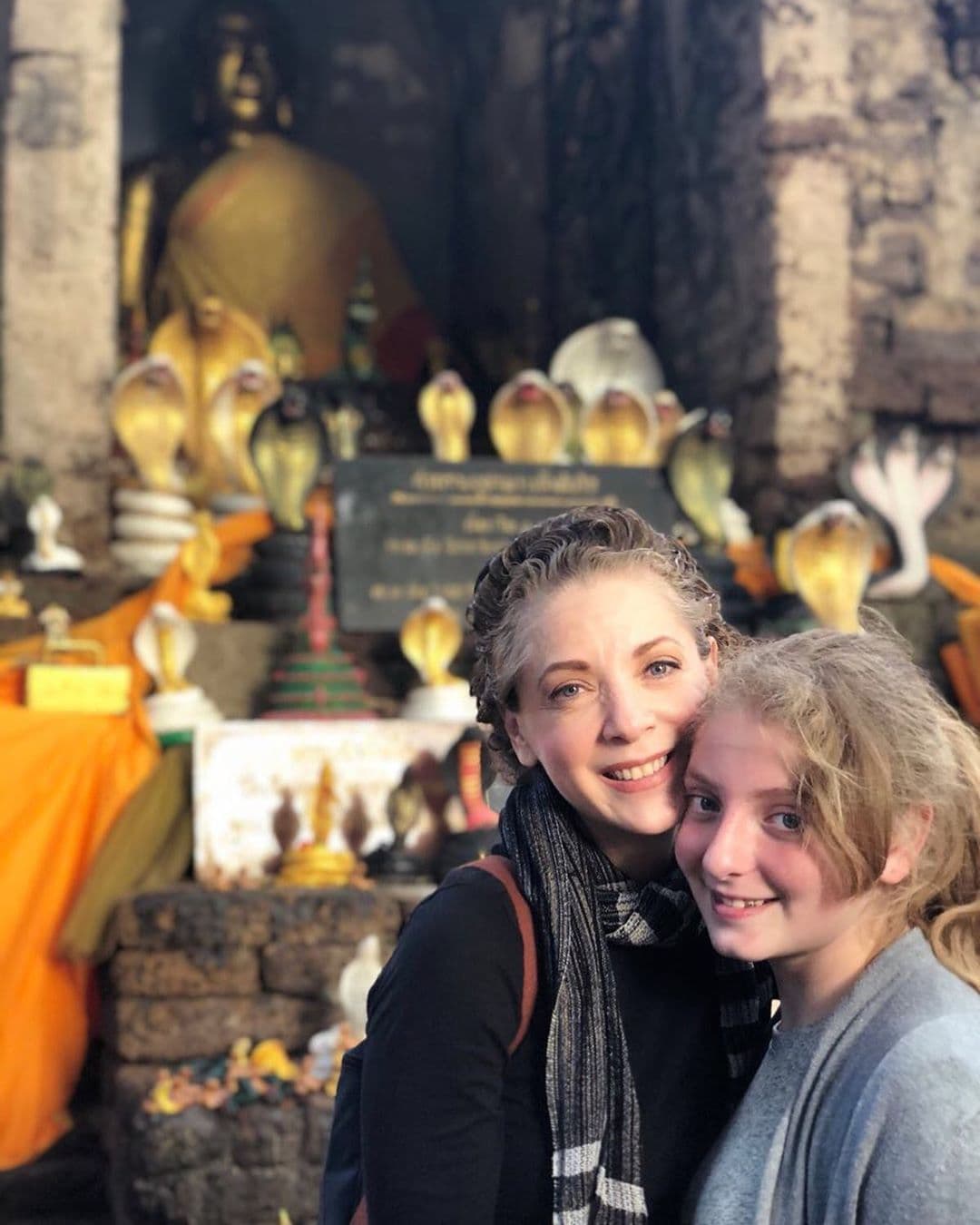 En declaraciones citadas por
<a href="https://www.eluniversal.com.mx/espectaculos/edith-gonzalez-le-ilusionaba-festejar-los-15-anos-de-su-hija-constanza" target="_blank">El Universal</a>, la conductora comentó: "Ya no llegó a cumplirle el sueño a Constanza. Ella quería celebrar sus quince años, quería mantener la tradición, vestirla a lo grande, quería hacerlo todo, que la gente fuera también vestida de gala".