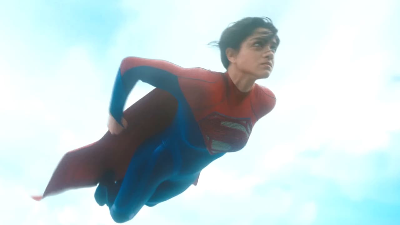 La Supergirl de Sasha Calle tiene los mismos poderes de Superman.