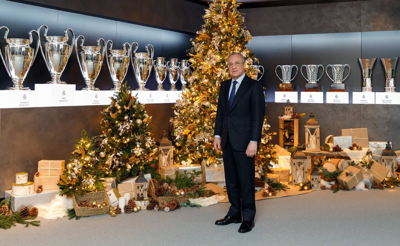 “Desde el Real Madrid queremos enviaros, en estos días tan especiales y en estos momentos difíciles, un mensaje de cariño, solidaridad y esperanza. Nuestros mejores deseos para que recuperemos la normalidad en este año nuevo 2021 y podamos compartir juntos muchos éxitos”, expresó Florentino Pérez.