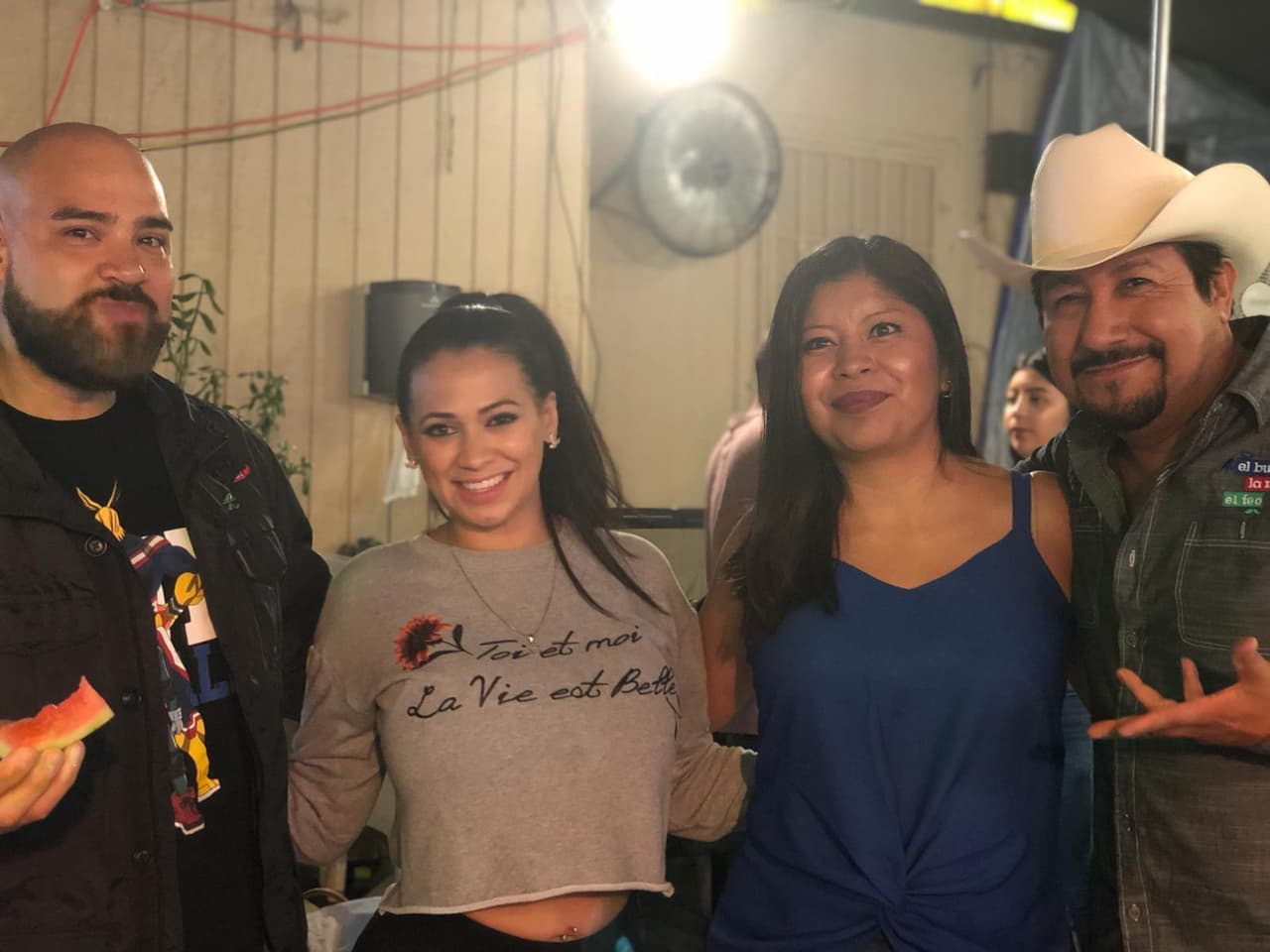 La familia de Cindy aprovechó la oportunidad y organizó una taquiza para los locutores.