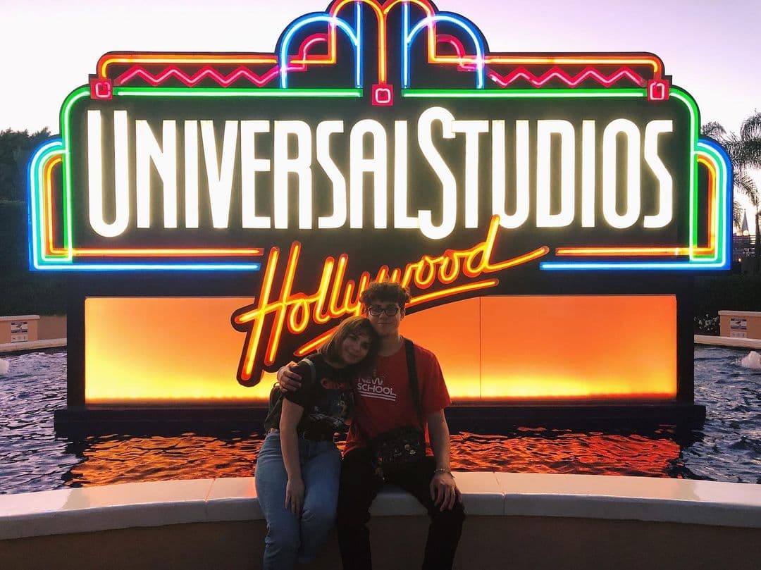 También reconoció el talento gastronómico que tiene Kylie: "Me gusta, porque me ayuda en la casa. El otro día iba a hacer yo, no me acuerdo, pollo guisado o algo, y ella me dijo: '¿Puedo cocinar?'", la también modelo se mostró sorprendida.