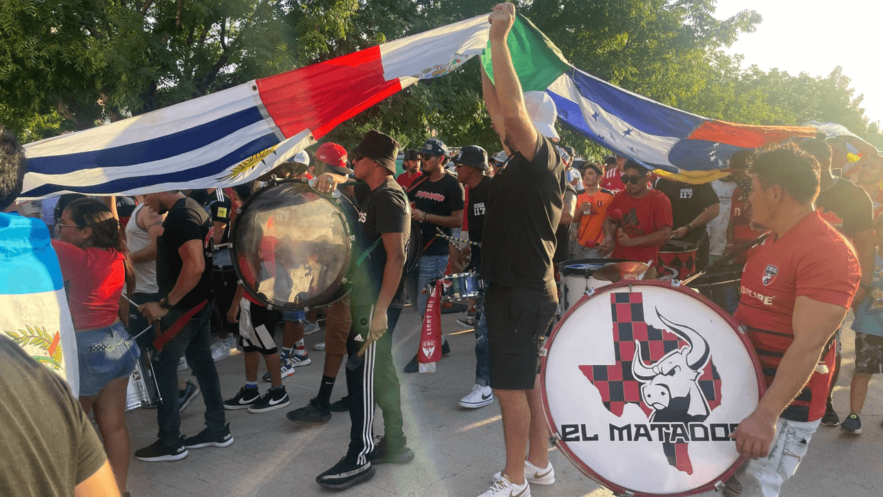 Algunos aficionados mencionaron que no estarían en el partido por los altos costos de las entradas.