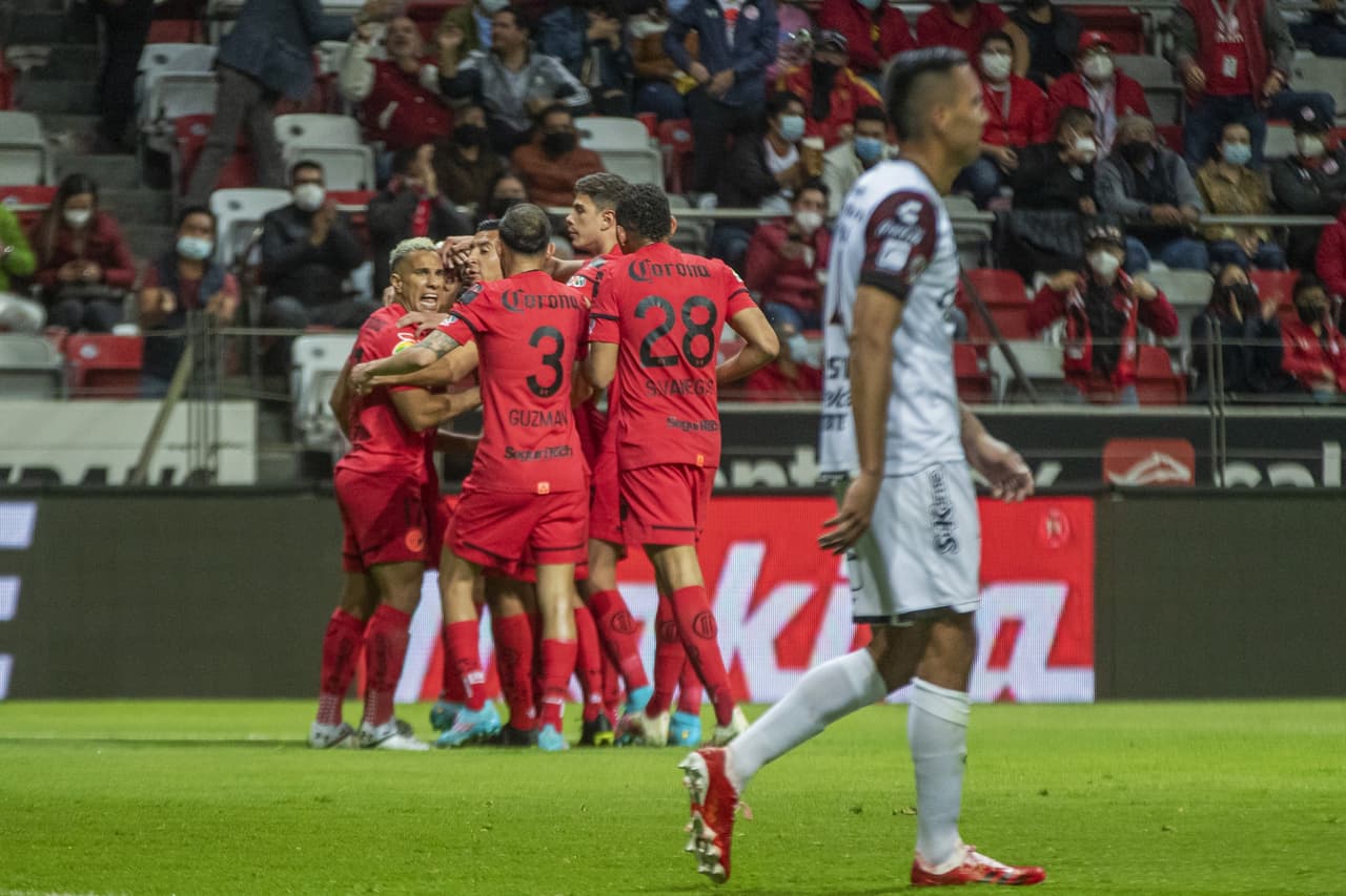 Un golazo de Marcel Ruíz, un autogol de Rivero y otro tanto de Montecinos fueron suficientes para ponerle número al marcador y sellar el juego de la Jornada 8 del Grita México C22, aunque el VAR le quitó un tanto a los Diablos Rojos en el primer tiempo.