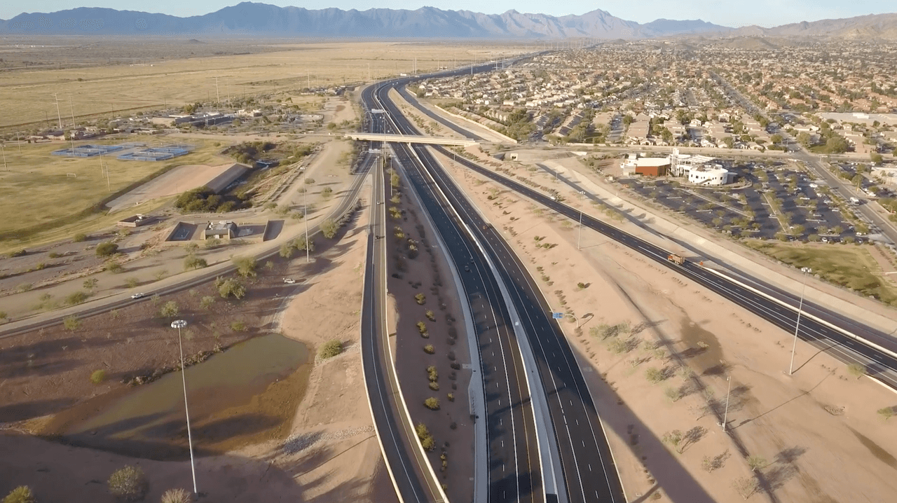 Se espera que la construcción de esta autopista ayudará a reducir el congestionamiento en la Interestatal 10.
<br>