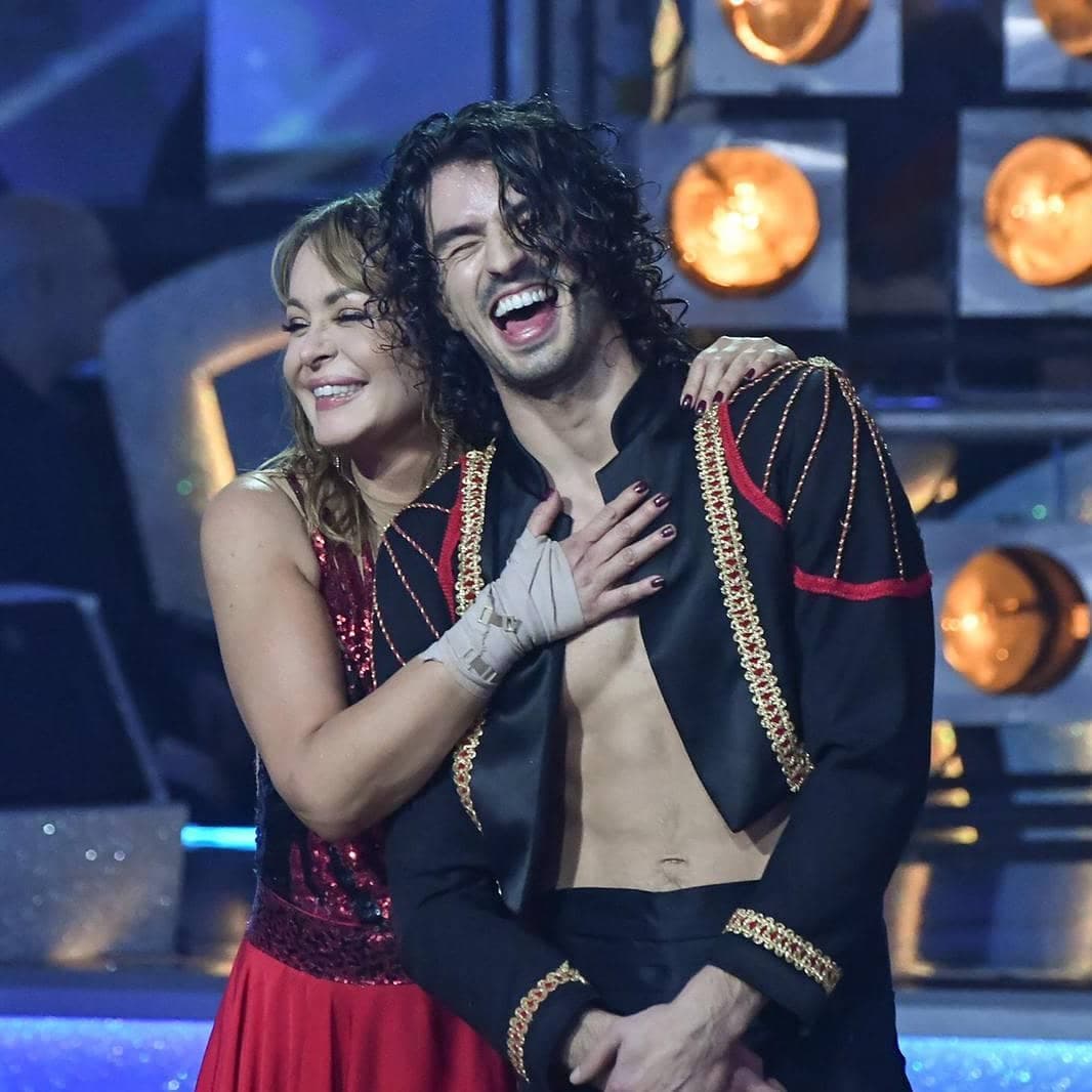 Allí hizo pareja con el bailarín Andrei Mangra y llegaron hasta la fase final del show, demostrando mucho talento y una química explosiva entre ambos.