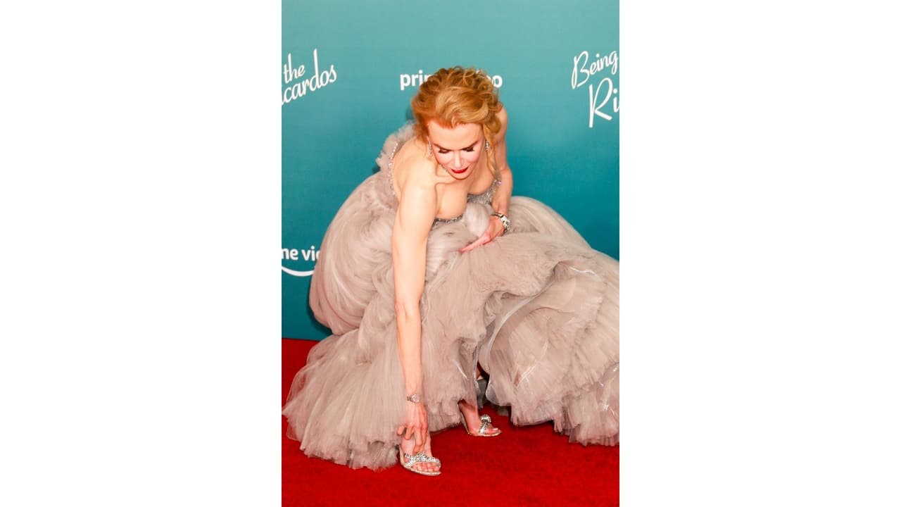 Nicole Kidman tuvo un accidente en la alfombra roja.