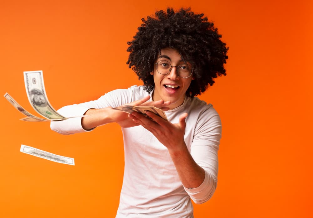 En la segunda quincena, hay sorpresas de dos tipos. Muy gratas en la economía y dinero, cuando en inclusive el azar se muestra propicia contigo.