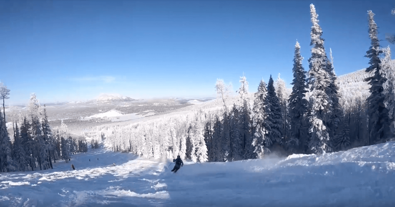 De acuerdo con el Arizona Snowbowl, su propiedad recibió más de cuatro pulgadas de nieve.
<br>