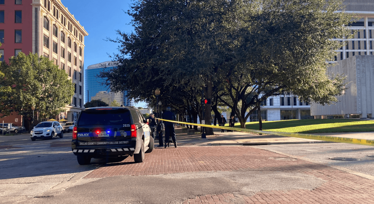 Policía descarta que sea de riesgo un paquete abandonado en el Centro de Dallas