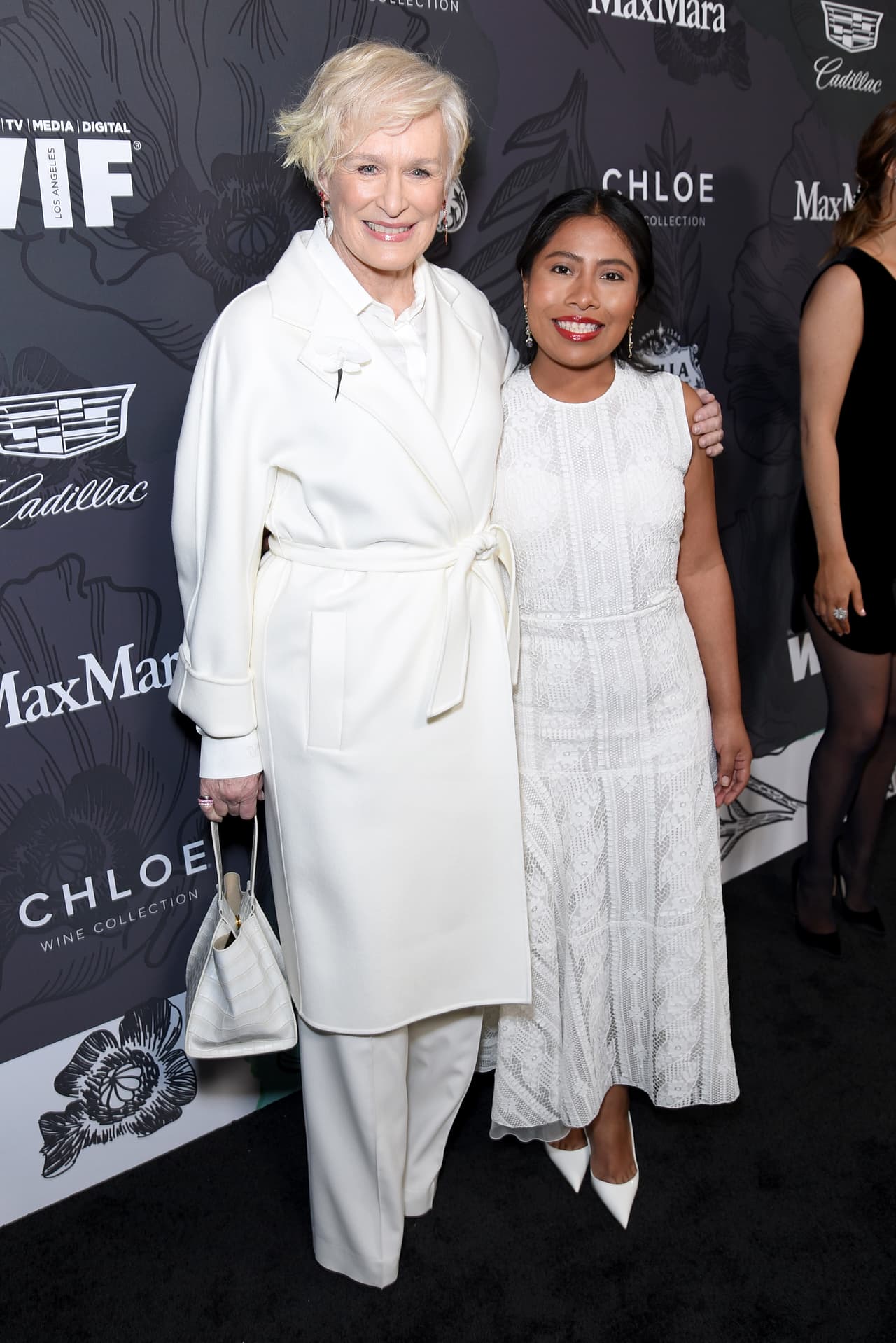 Una rareza en el entorno de Hollywood. “Yo también mido menos de 5 pies, así que tengo 35 años de experiencia vistiendo a una mujer pequeña”, explicó Sophie en entrevista con
<a href="https://www.latimes.com/fashion/la-ig-wwd-hollywood-stylists-red-carpet-20190131-story.html" target="_blank">Los Angeles Times</a>.