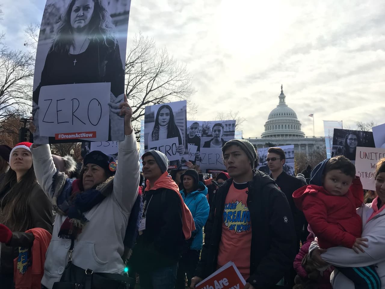 Los dreamers protestan en Washington para pedir que el Congreso les proteja antes de que acabe el año
