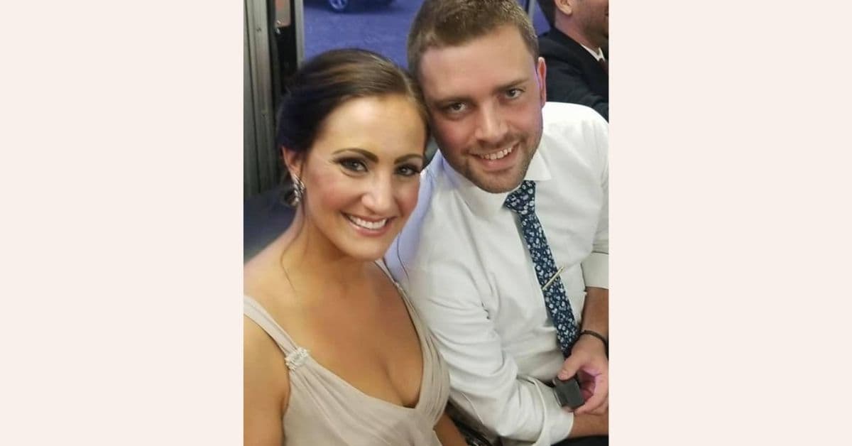 La feliz novia junto a su esposo, Craig Lynch