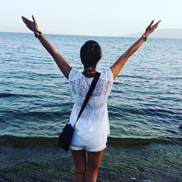 Aquí frente al mar de Galilea.