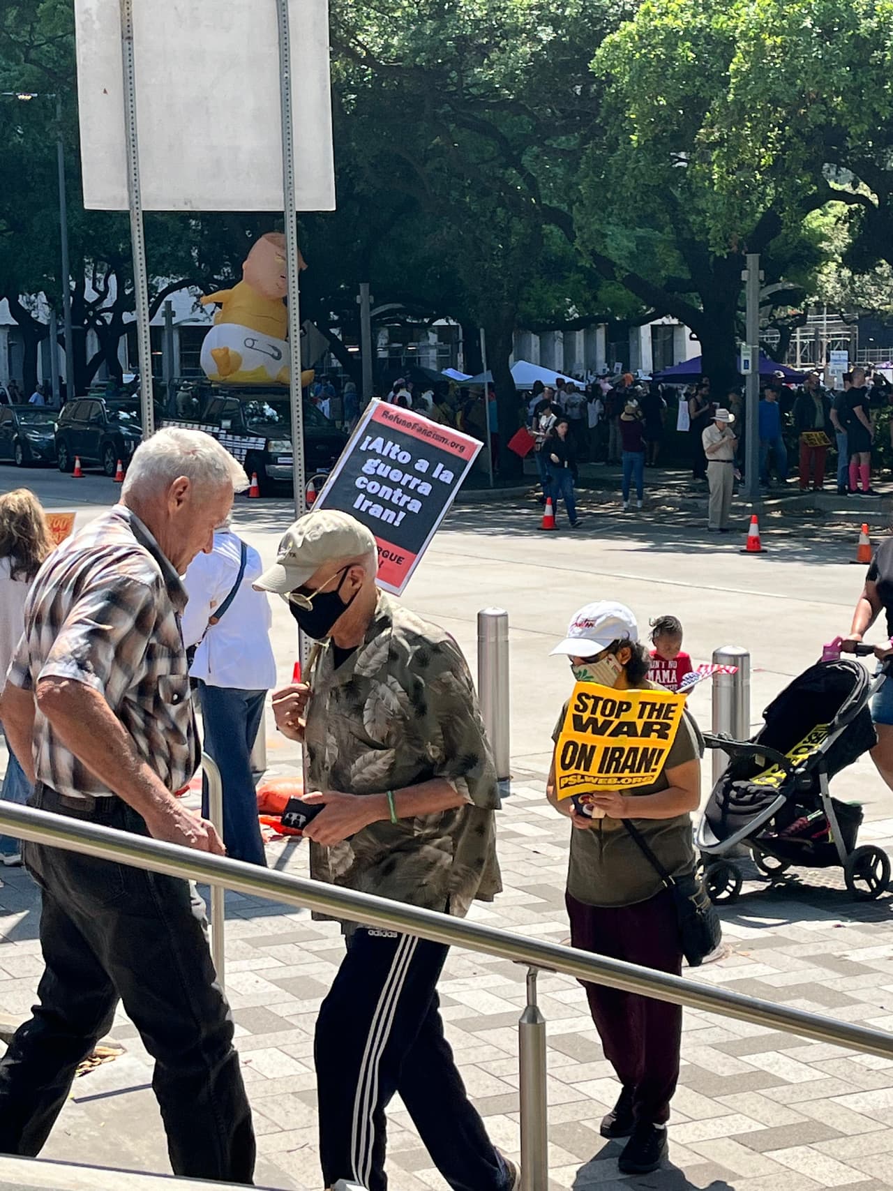 La movilización "No Kings Day III" volvió a tomar las calles de Houston este 28 de marzo,
<b>consolidándose como un termómetro del malestar civil en Texas</b>.