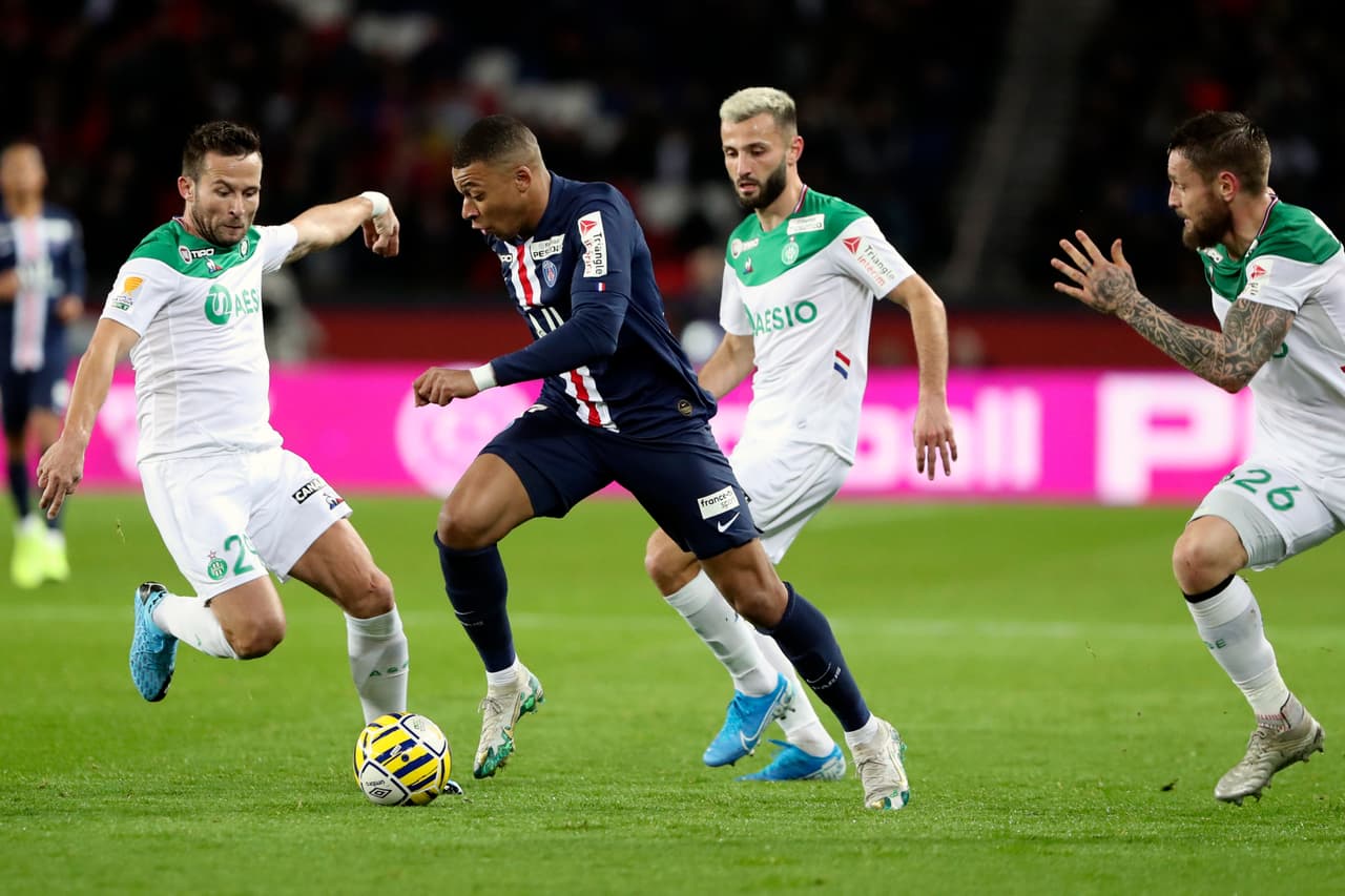 Con goles de Naymar, triplete de Icardi, Mbappé y un autogol de Jessy Moulin, el PSG golea en casa 6-1 al Saint-Ettiene.