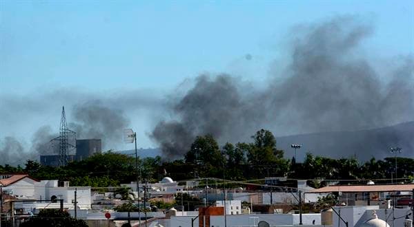 La detención de Ovidio Guzmán desató otra ola de violencia, pero el gobierno de México anunció que ya lo habían trasladado a Ciudad de México.