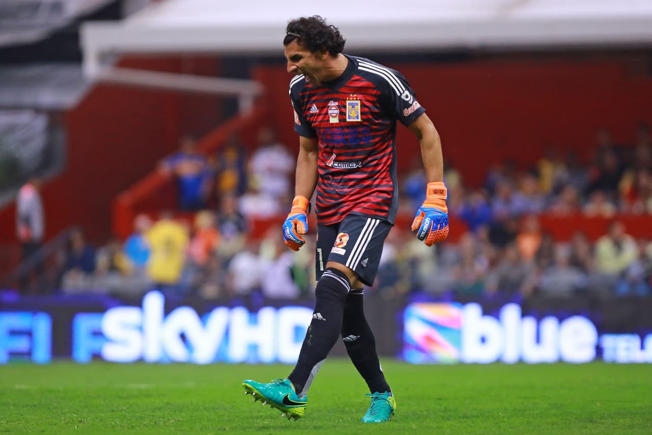 La expresión del arquero argentino Nahuel Guzmán resume el sentimiento de Tigres por la derrota de 3-0 con la que pierden ocho jornadas de invicto.