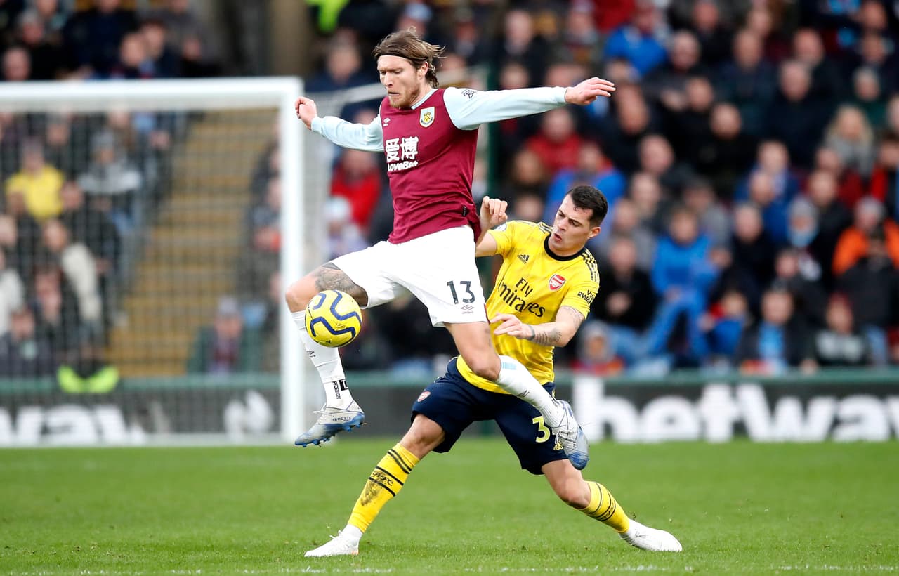 <b>Jeff Hendrick (Burnley)</b>
<br>Posición: Mediocampista
<br>Edad: 28
<br>Valor actual: 9 MDE
