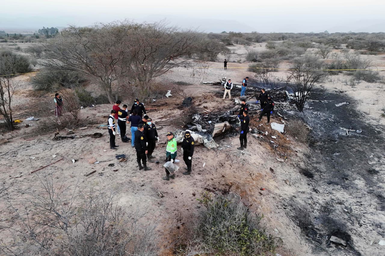 Perú identifica a los turistas muertos en accidente aéreo; España recomienda no tomar vuelos sobre líneas de Nazca